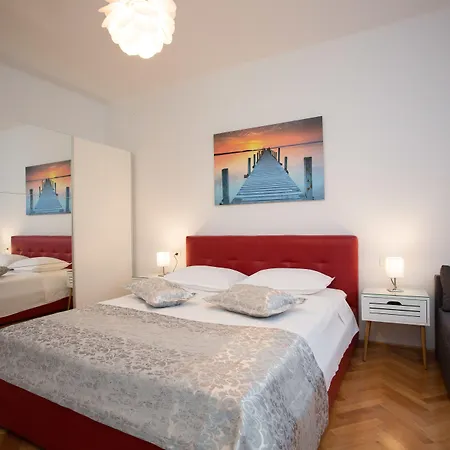 Center Beautiful Apartman *