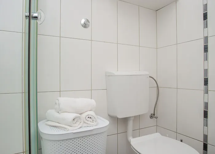 Center Beautiful Split