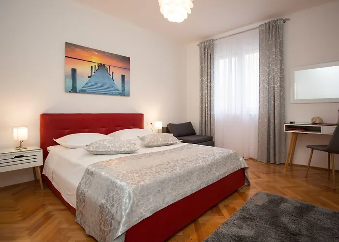 Center Beautiful * Split