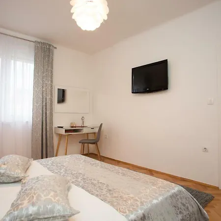 Center Beautiful Apartman *